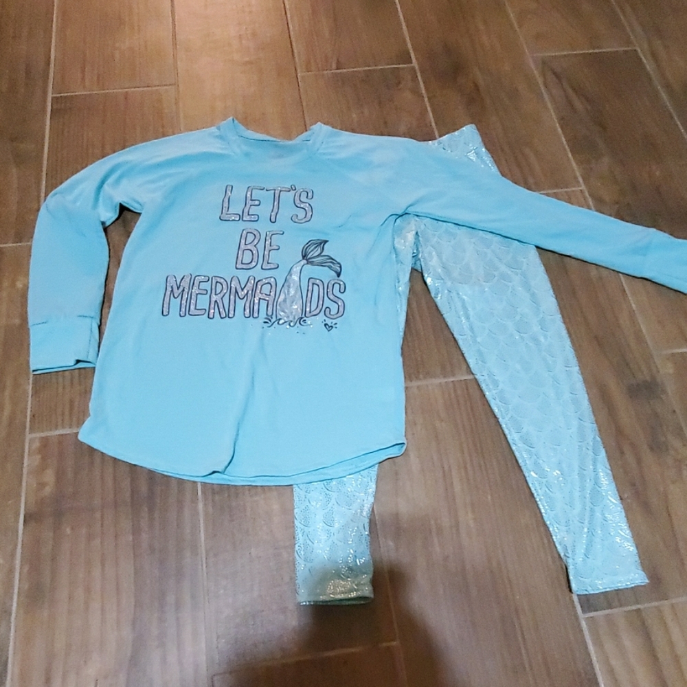 Girls PJs size 10